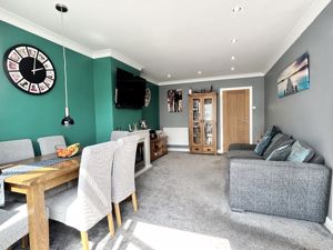 Lounge/Diner- click for photo gallery